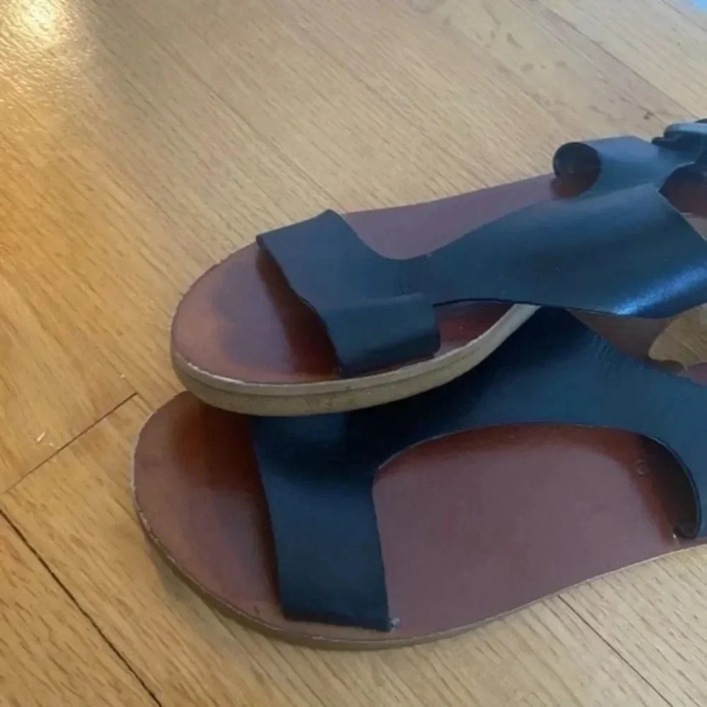 Lucky Brand Black Leather Sandals - Picture 9 of 9